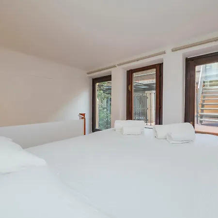 Ihost Monza 15b Apartman