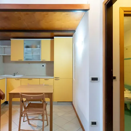 Ihost Monza 15b Apartman *